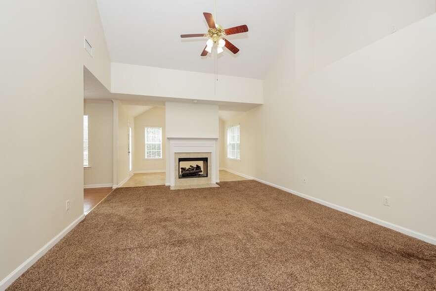 Building Photo - 294 Davids Way