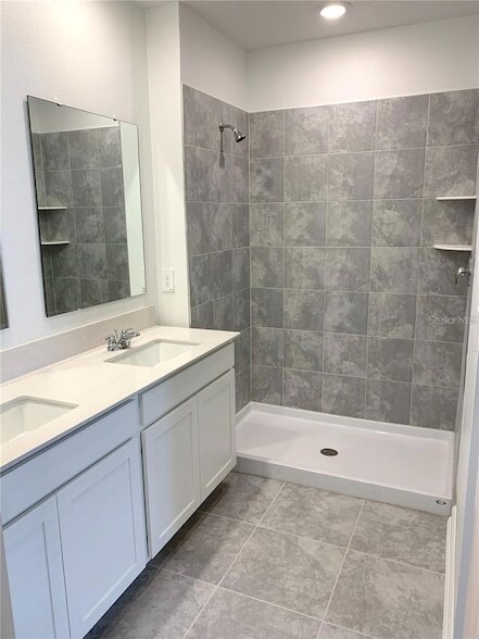 Building Photo - 1926 Niagra Dr