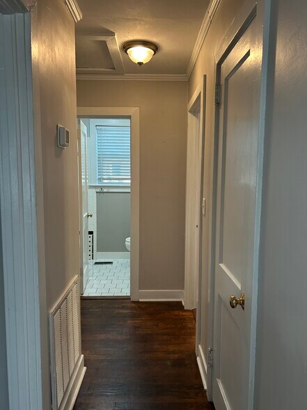 Building Photo - 661 Adluh St