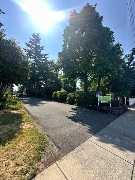 Building Photo - Villa 162 Apartments