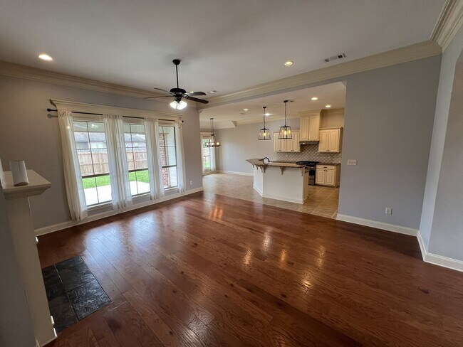 Building Photo - 7335 Oak View Dr.
