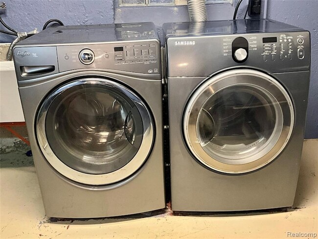 Building Photo - 1779 Graefield Rd