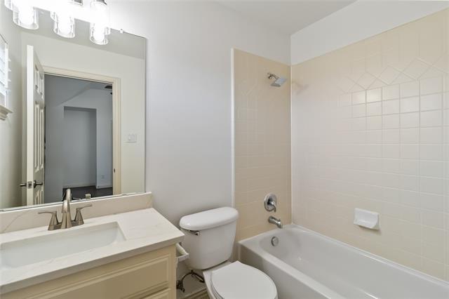 Building Photo - 11000 Southwyck Dr