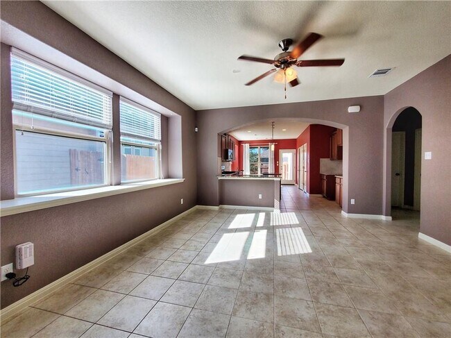 Building Photo - 405 S Brook Dr
