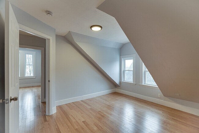 Building Photo - 24 Dunlap St