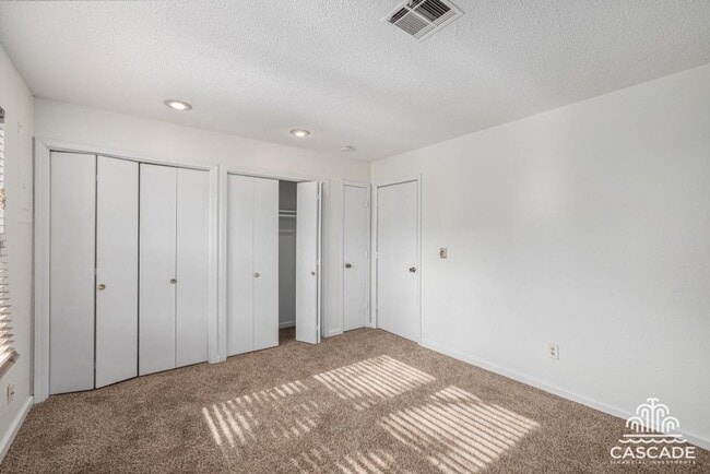 Building Photo - 900 S 55th St