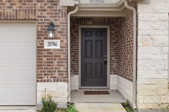 Building Photo - 20706 Southern Wds Blvd