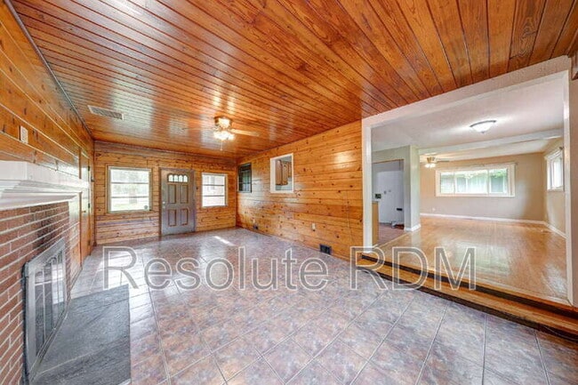 Building Photo - 10205 N College Ave