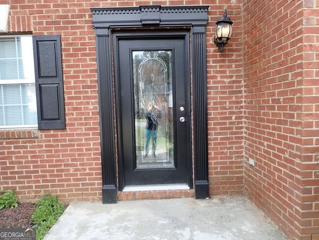 Building Photo - 827 Sinclair Way