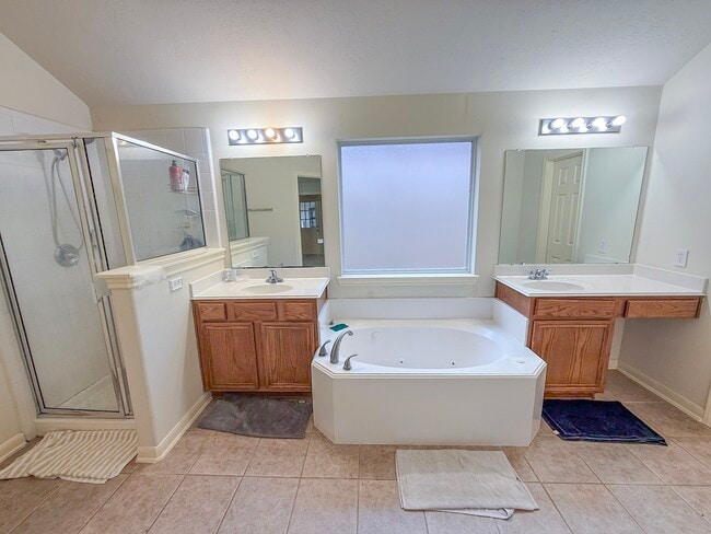 Building Photo - 8027 Daylilly Creek Dr