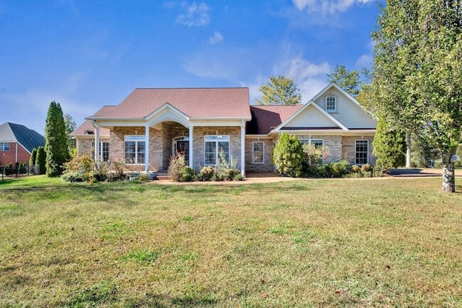 Building Photo - 614 Greene Dr