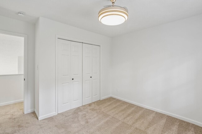 Building Photo - Bright and Gorgeous - Updated 3BR/2BA Townhome!
