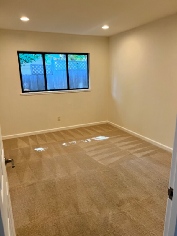 Building Photo - 419 Okeefe St