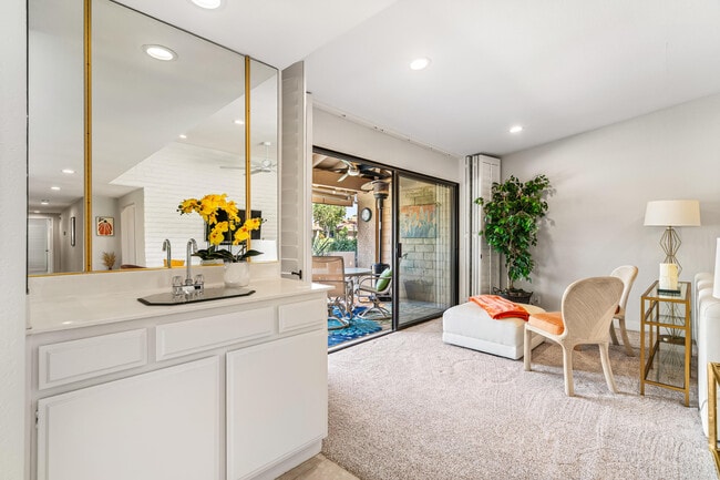 Building Photo - 39 Maximo Way