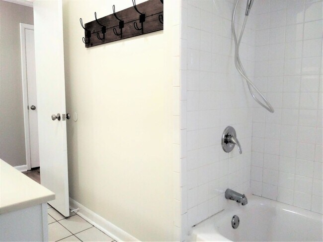 Building Photo - *5 Bedrooms & a Great Backyard!*  ~~~A_TRULY_FABULOUS_HOUSE~~~