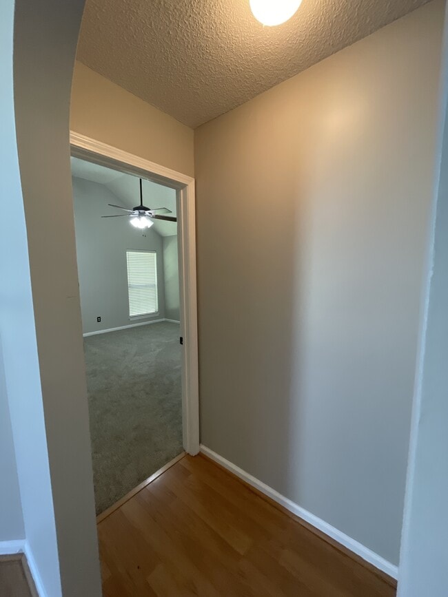 Building Photo - 126 Cross Creek Dr