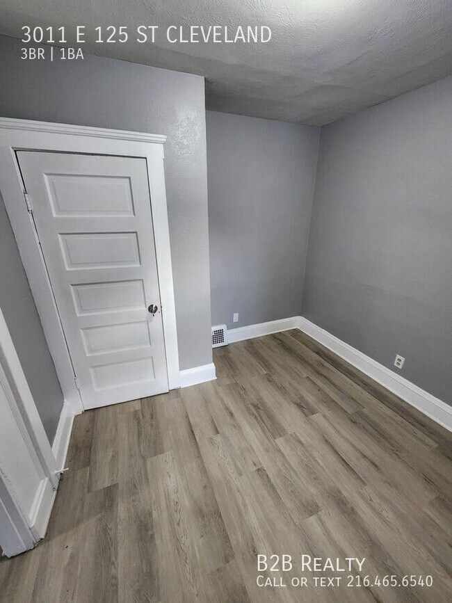 Building Photo - 3011 E 125th St