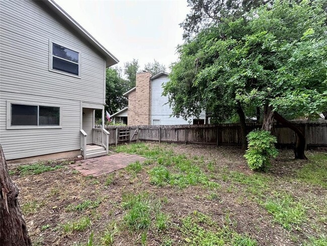 Building Photo - 1707 Waterloo Tr