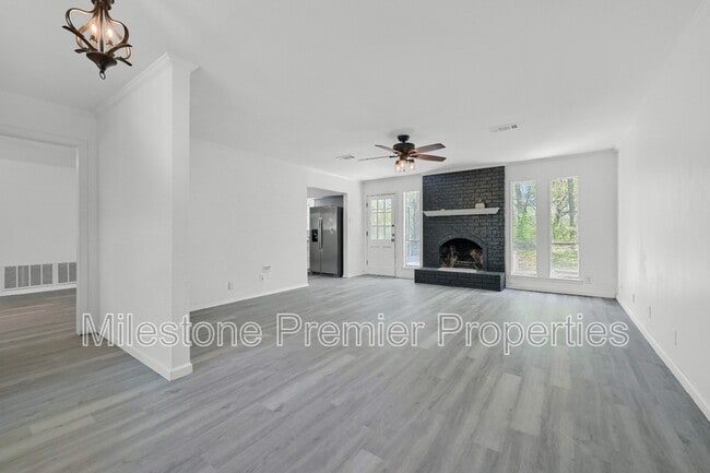 Primary Photo - 2213 Ridgewood Dr