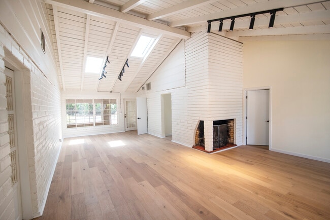 Building Photo - 12335 Tiara St