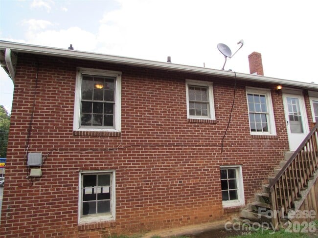 Building Photo - 214 Salisbury Rd