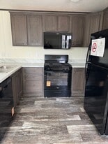 Building Photo - 7 Saratoga Dr