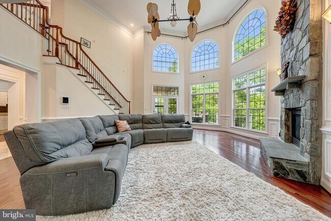Building Photo - 18852 Ridgeback Ct