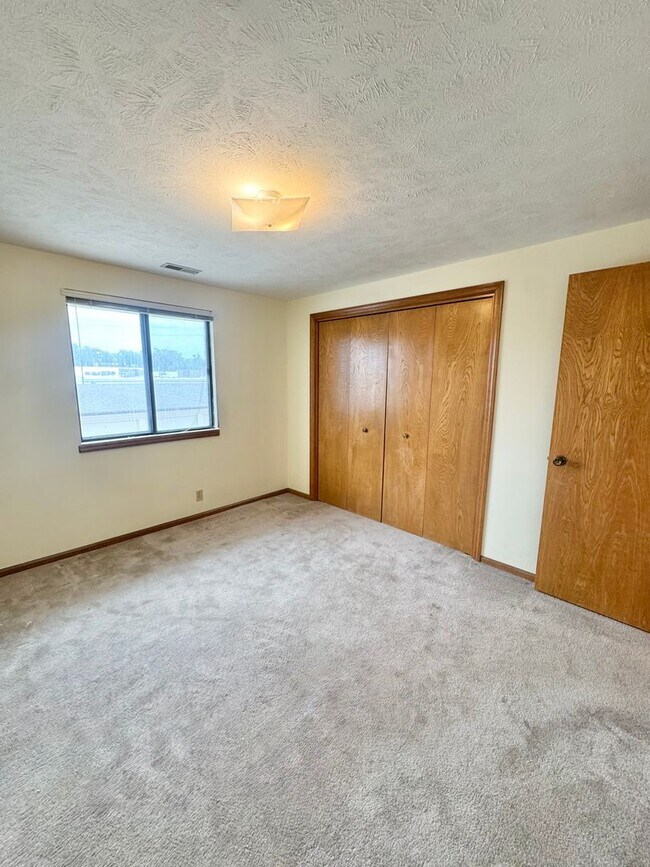 Building Photo - 2675 N 93rd St