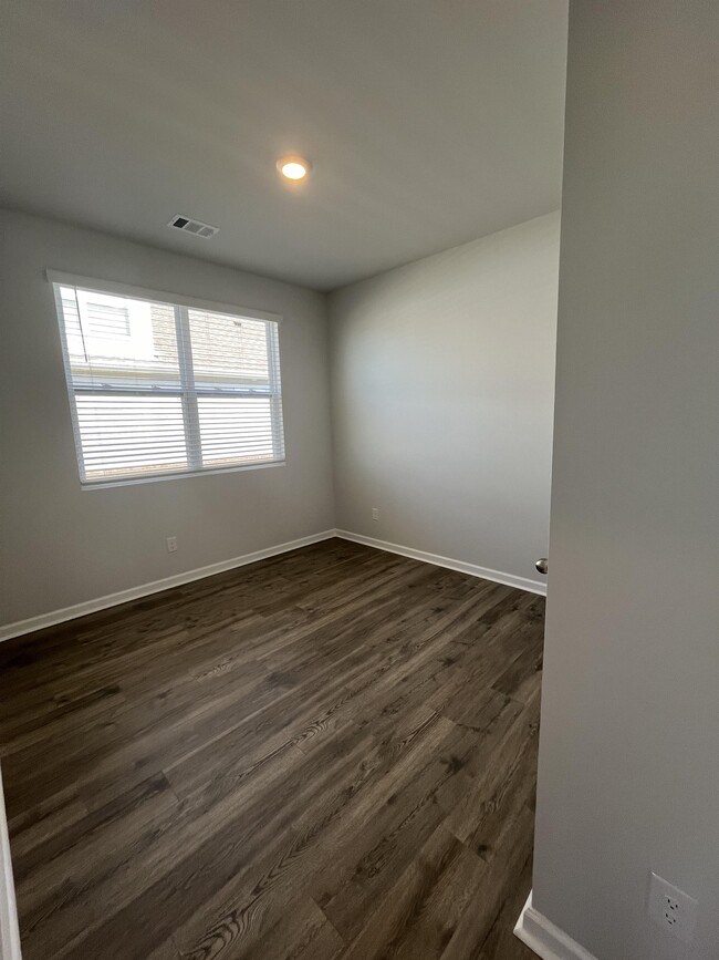Building Photo - 6127 Japonica Ln