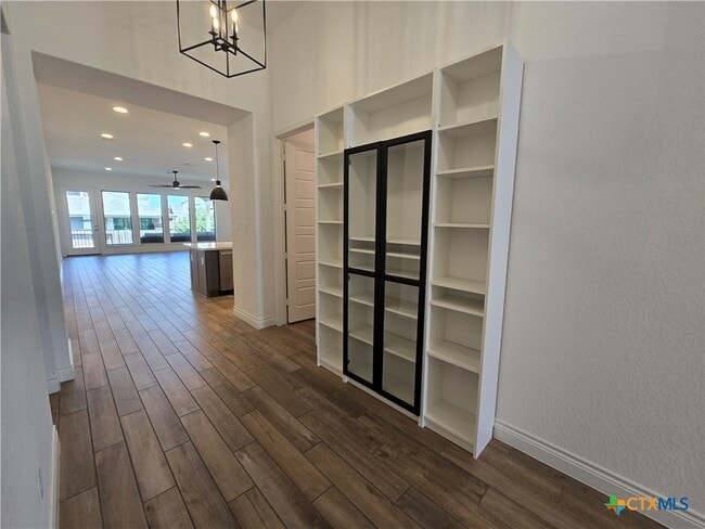 Building Photo - 2216 Prado Dr