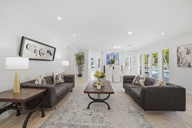 Building Photo - 2519 Barcelona Dr