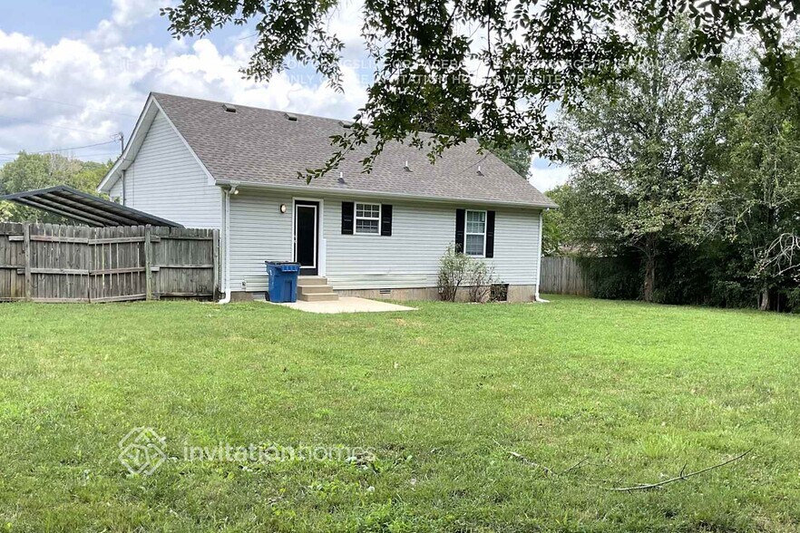 Building Photo - 325 Royal Garden Dr
