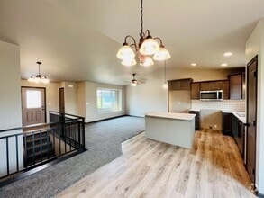 Building Photo - NEWER 4 Bedroom, 3 Bath Home for Rent