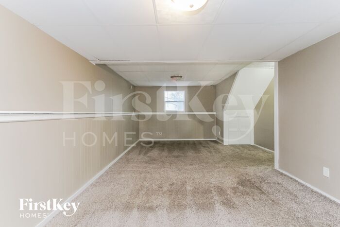 Building Photo - 902 Bremerton Dr