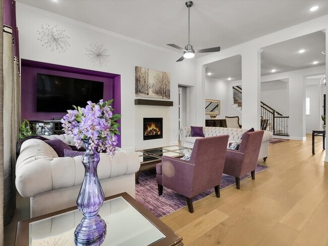 Building Photo - 439 Montrose Dr