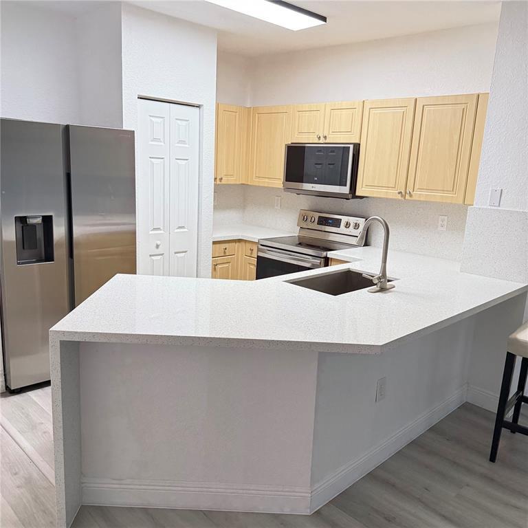 Building Photo - 6482 Catalina Ln