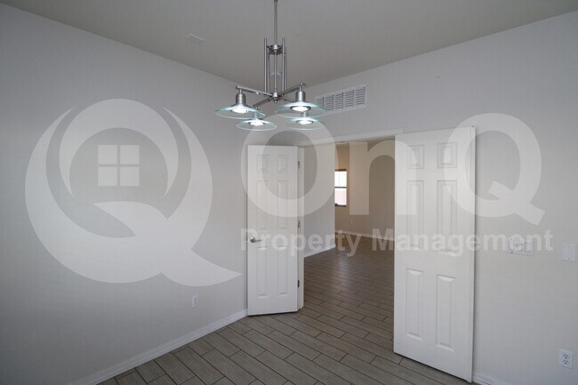 Building Photo - 7531 E Majestic Palm Ln