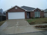 Building Photo - Beautiful Single Story in Cedar Hill