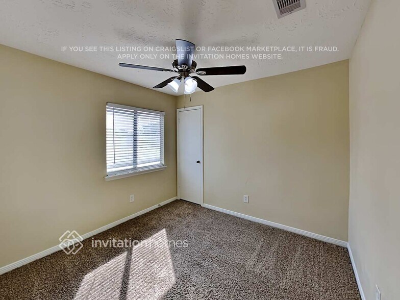 Building Photo - 3138 Mesquite Dr