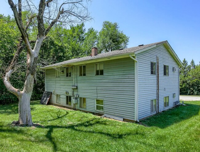 Building Photo - 15411 Barat Ave