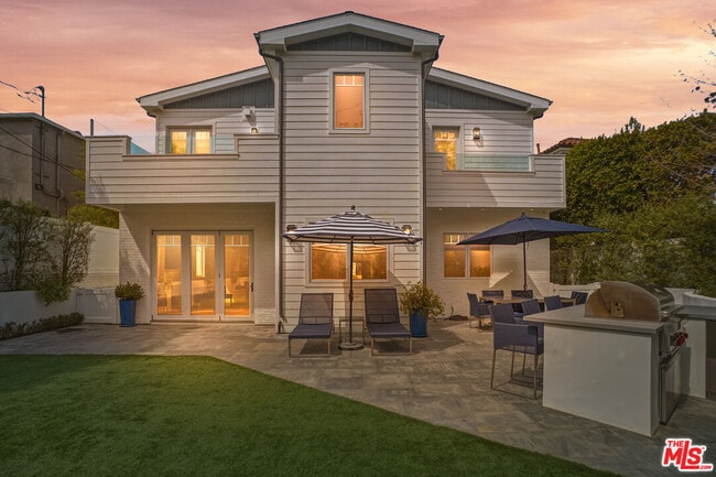 Building Photo - 530 Arbramar Ave