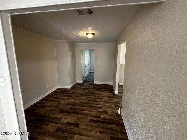 Building Photo - 7527 Tampa Ave