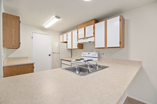 Interior Photo - ?North Creek Townhomes – Spacious Homes in...