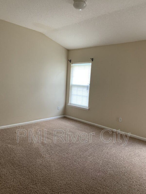 Building Photo - 1605 Biscayne Bay Dr