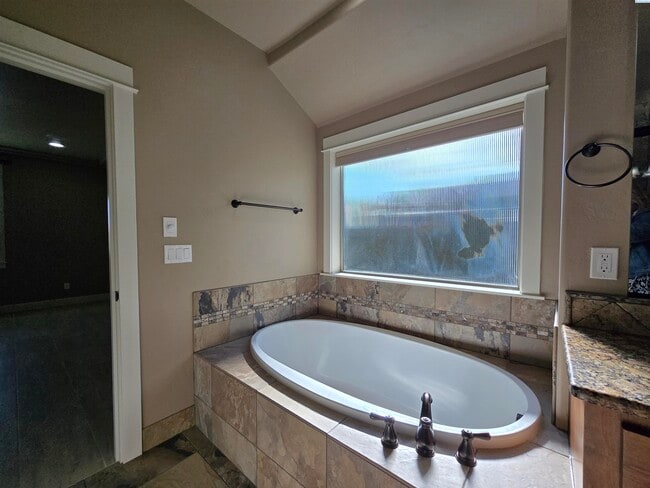 Building Photo - 3/4 Acre lot with Pool/Hot and Lawn Care I...
