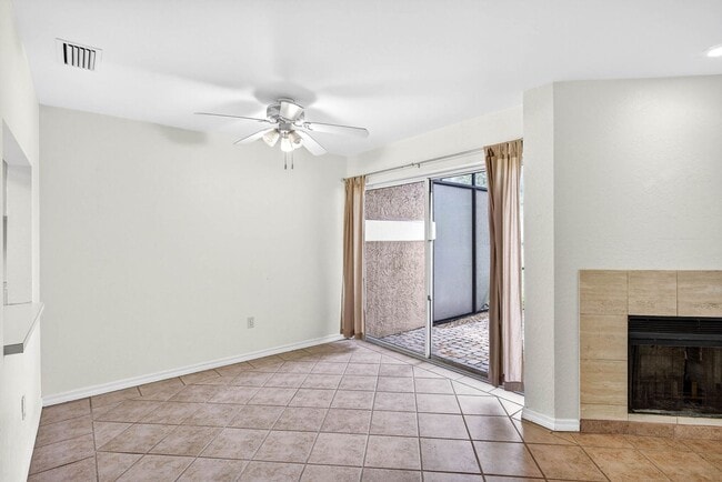 Building Photo - 1,961SF Condo | 3 Bedrooms & 2.5 Bathrooms...