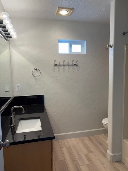 Building Photo - 2557 Cordell St