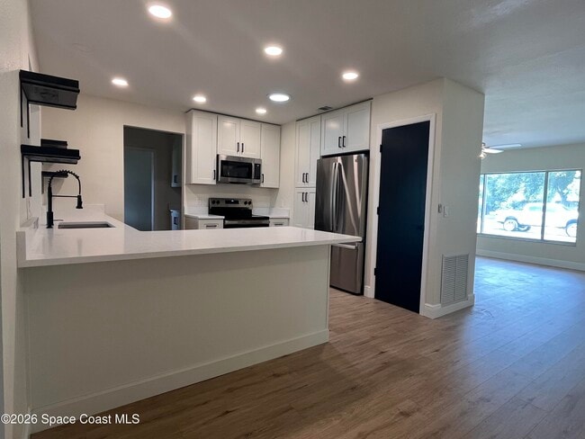 Building Photo - 1171 Riviera Dr NE