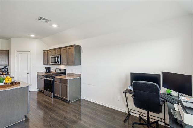 Building Photo - 909 Emerald Gate Dr