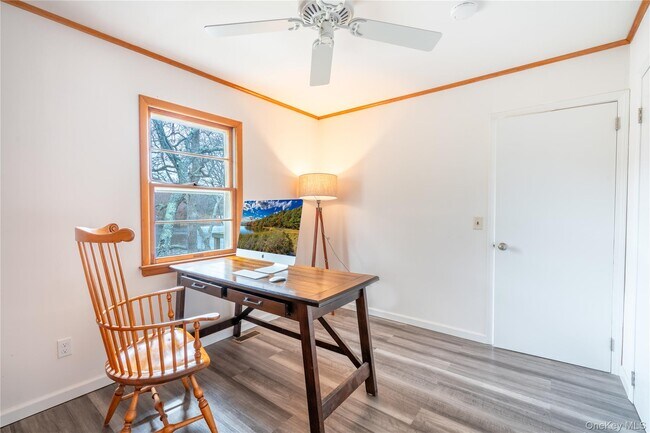 Building Photo - 315 Lake Dr